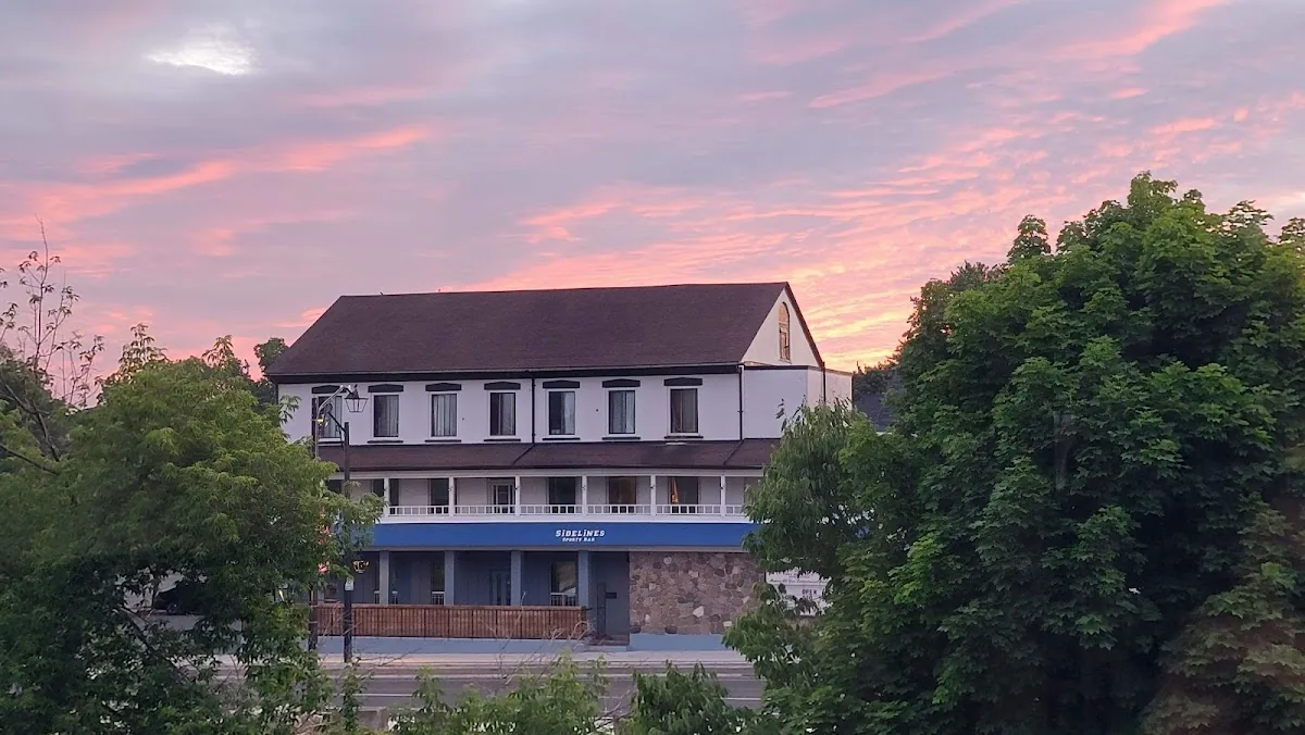 Sidelines Sports Bar & Grill gallery 3