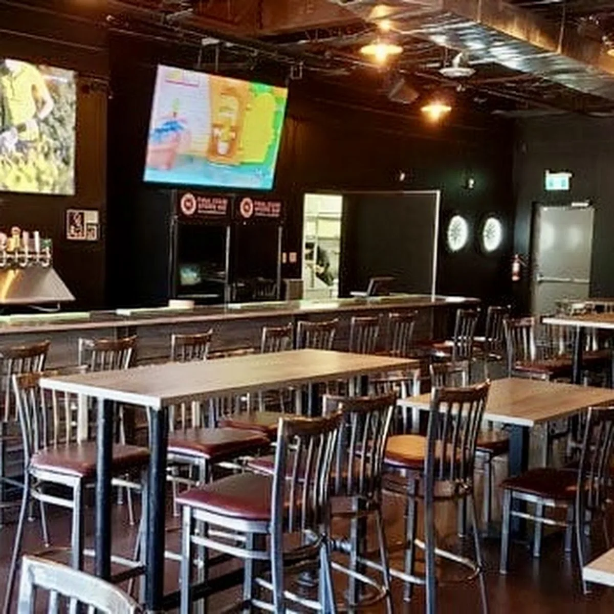 Final Score Sports Bar CP — 384 Flora St, Carleton Place, ON K7C 3L7, Canada