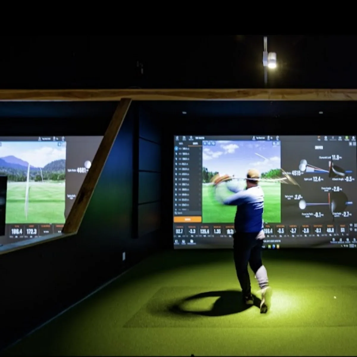 Top Shot Golf – Trackman Simulator Bar — 360 Lewis Rd, Hamilton, ON L8E 5Y7, Canada