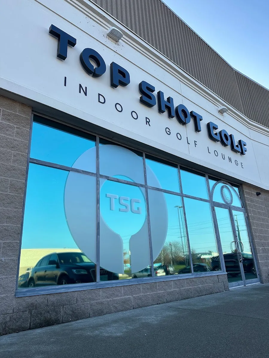 Top Shot Golf – Trackman Simulator Bar gallery 3