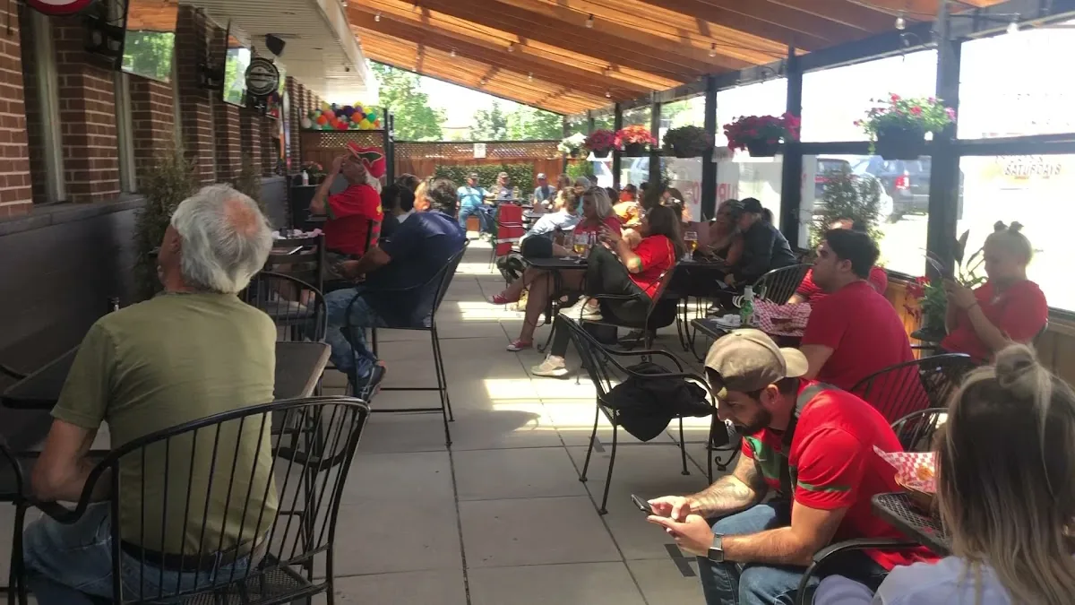 International Sports Bar & Eatery gallery 3