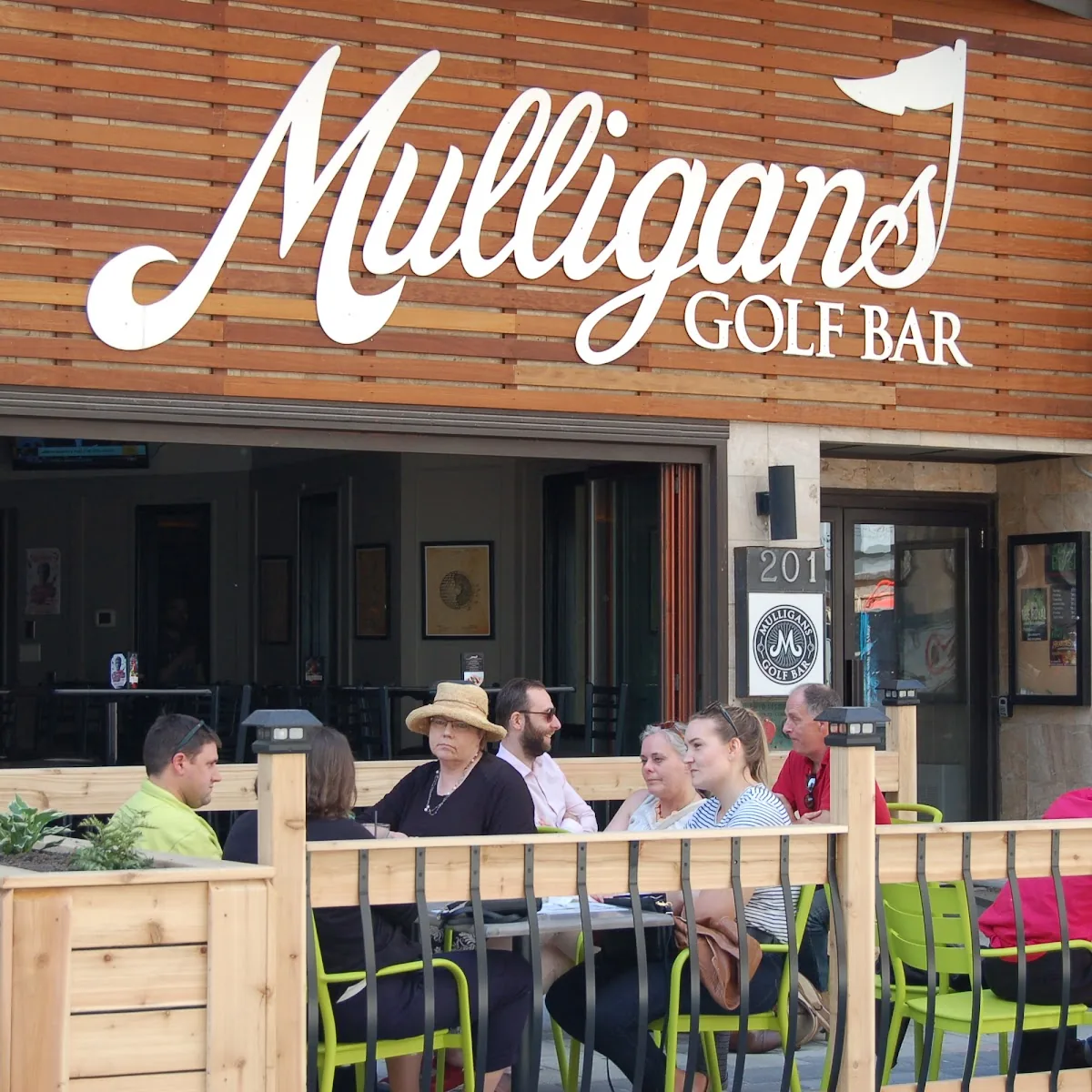 Mulligans Golf Bar — 201 Queen St, Ottawa, ON K1P 5C9, Canada