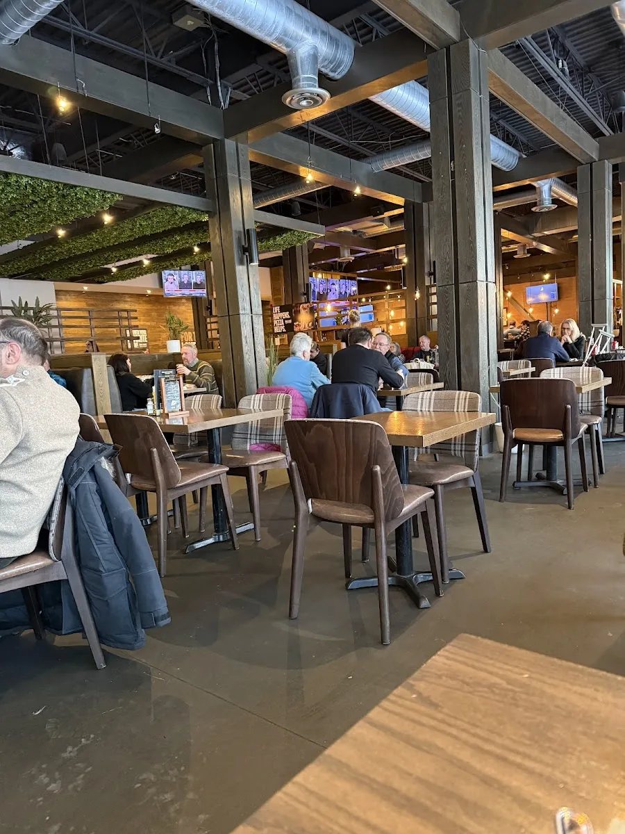 Big Rig Kitchen & Brewery – Iris gallery 3