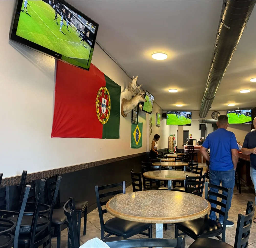 Castelo Sports Bar gallery 3