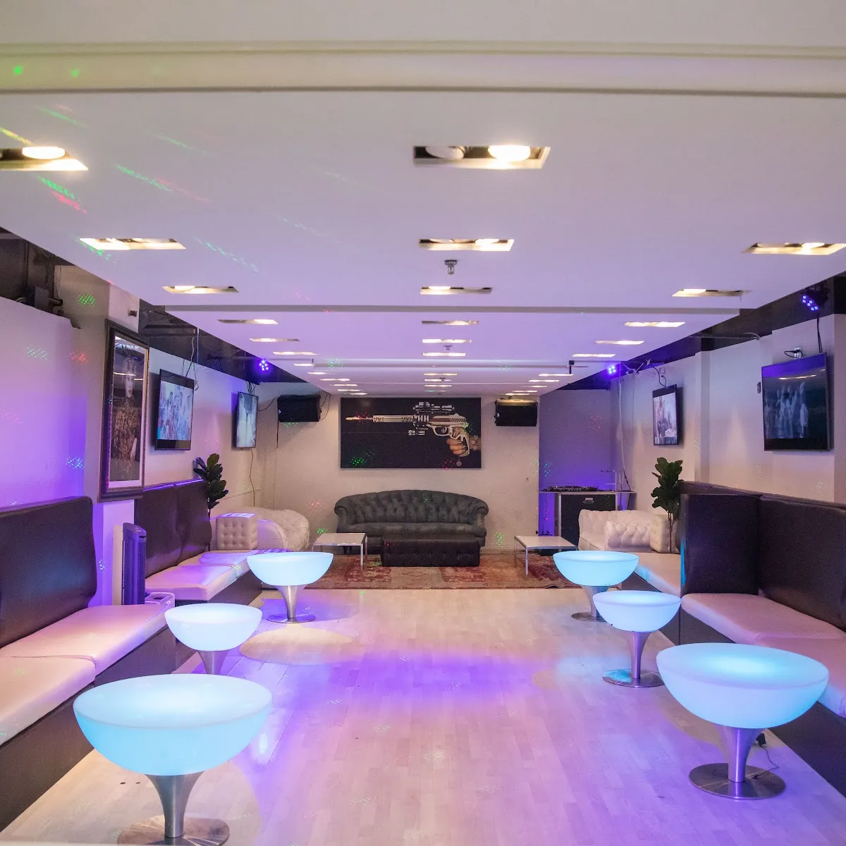 TRIBE LOUNGE — 1270 Finch Ave W Unit 15, Toronto, ON M3J 3J7, Canada