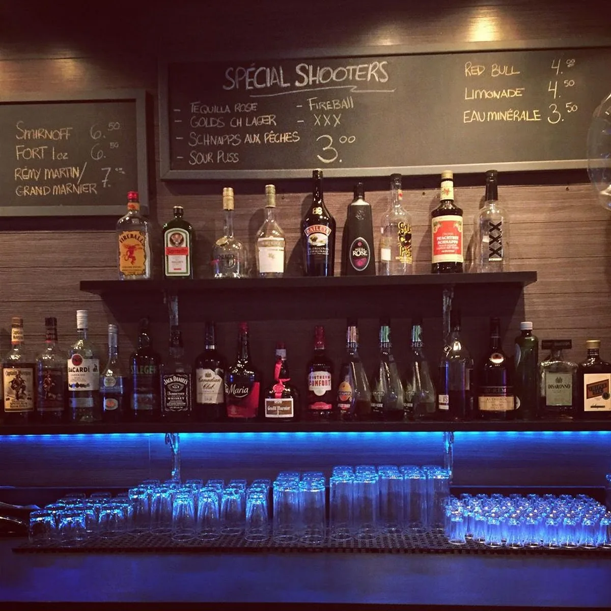 Bar Salon La Jaserie — Centre Commercial Le Village, Baie-Saint-Paul, QC G3Z 2Y5, Canada