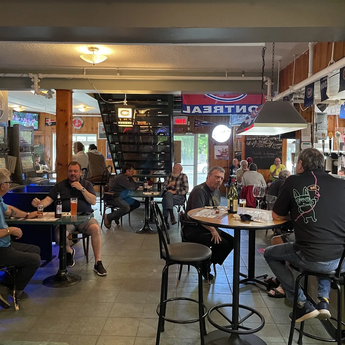 Brasserie du Boulevard — 505 Rue Celanese, Drummondville, QC J2B 5K4, Canada