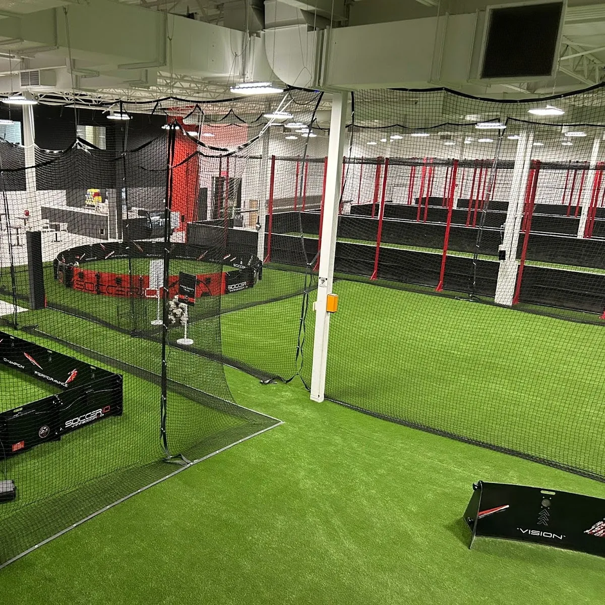 Soccer iQ – Centre de performance — 4980 Boulevard des Laurentides, Laval, Quebec H7K 2J5, Canada