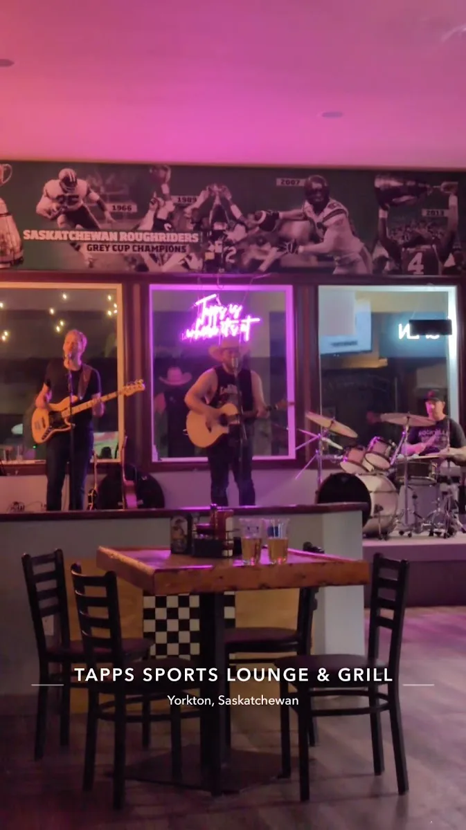 Tapps Sports Lounge & Grill gallery 3