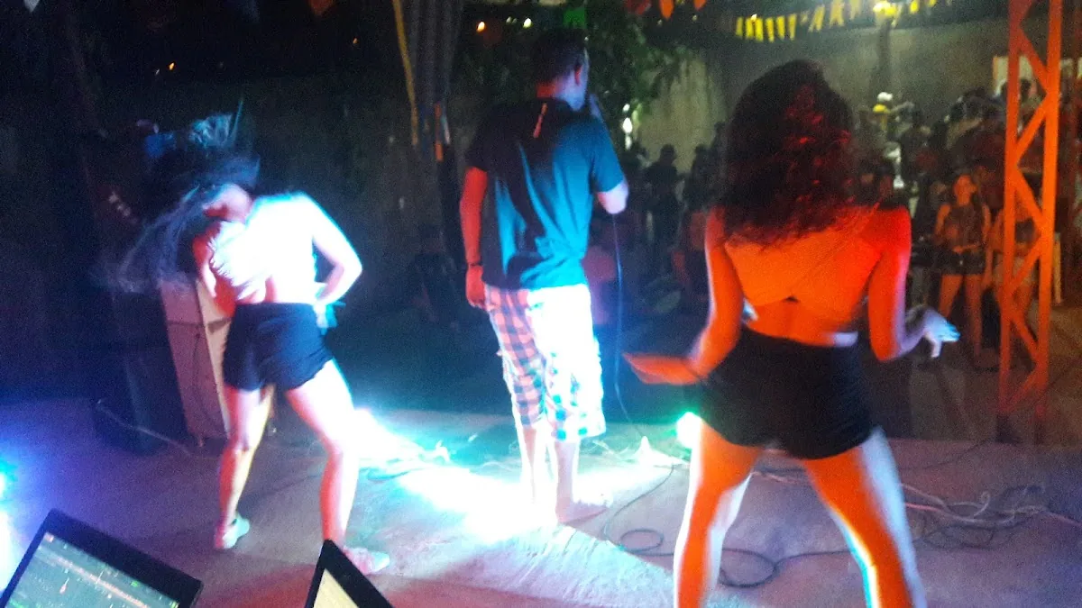 Boteco Da Claudete — R. Jou00e3o de Souza Barbosa - Aroeiras, PB, 58489-000, Brazil