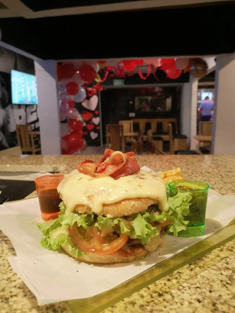 B28 SPORT BAR gallery 2