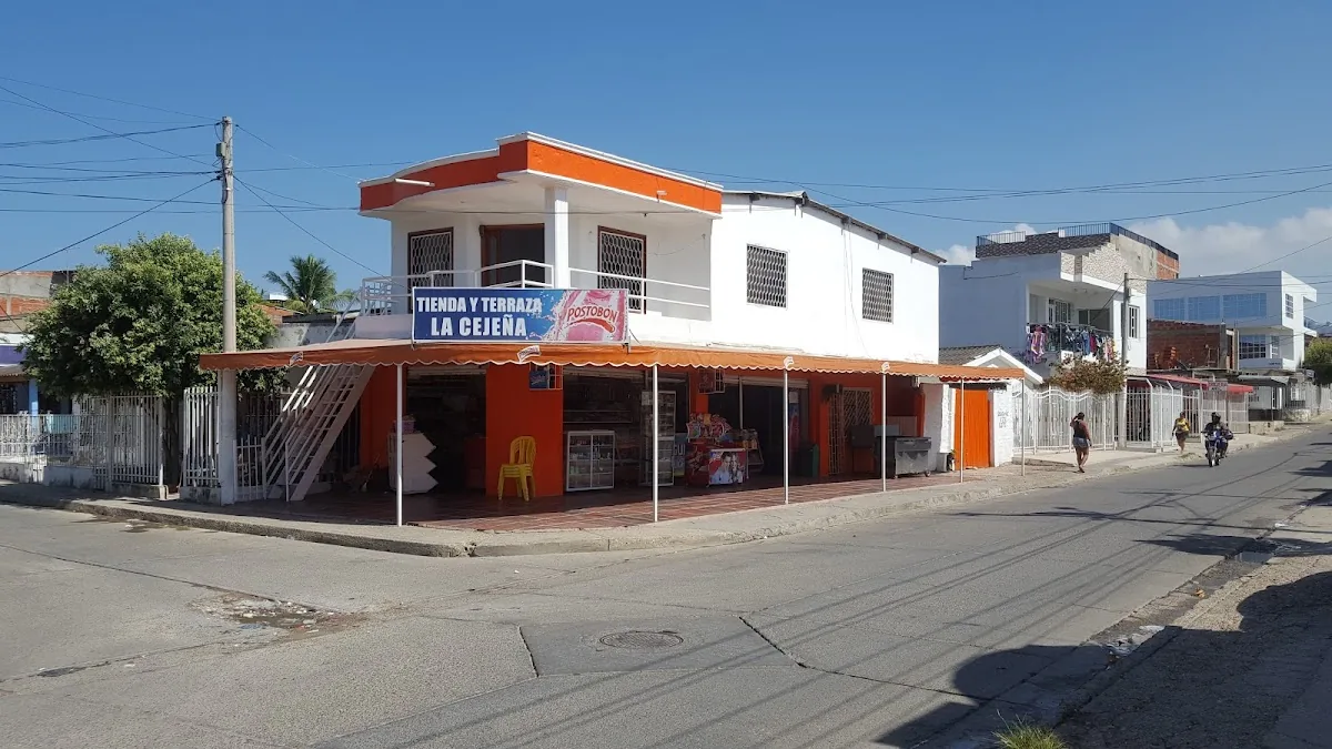 Tienda y Terraza la Esquina Deportiva gallery 3