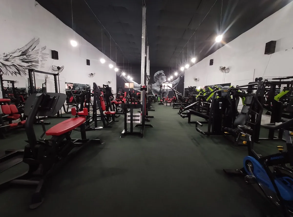 DR Fit, gimnasio privado — Av. Aroma esquina, Cochabamba, Bolivia