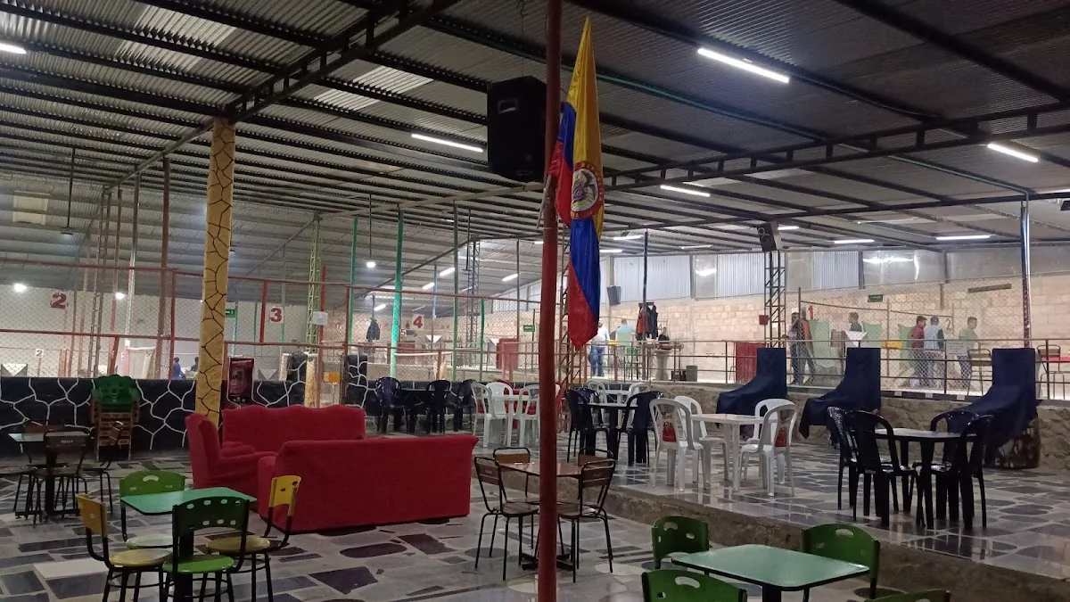 CLUB LOS REYES gallery 3