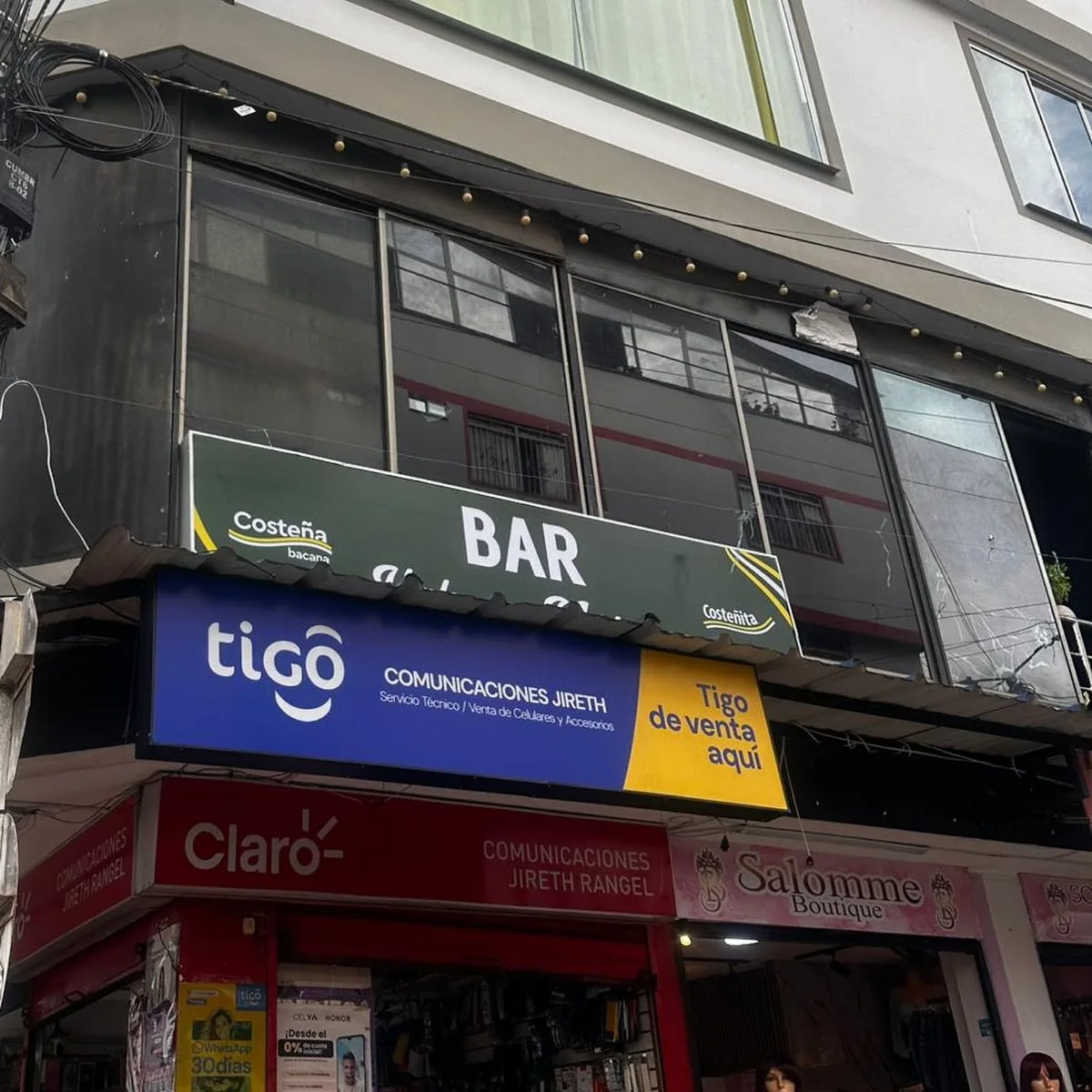 hakuna matata cafe bar prados del sur — Prados Del Sur, Cra. 45 #149-03, Floridablanca, Santander, Colombia