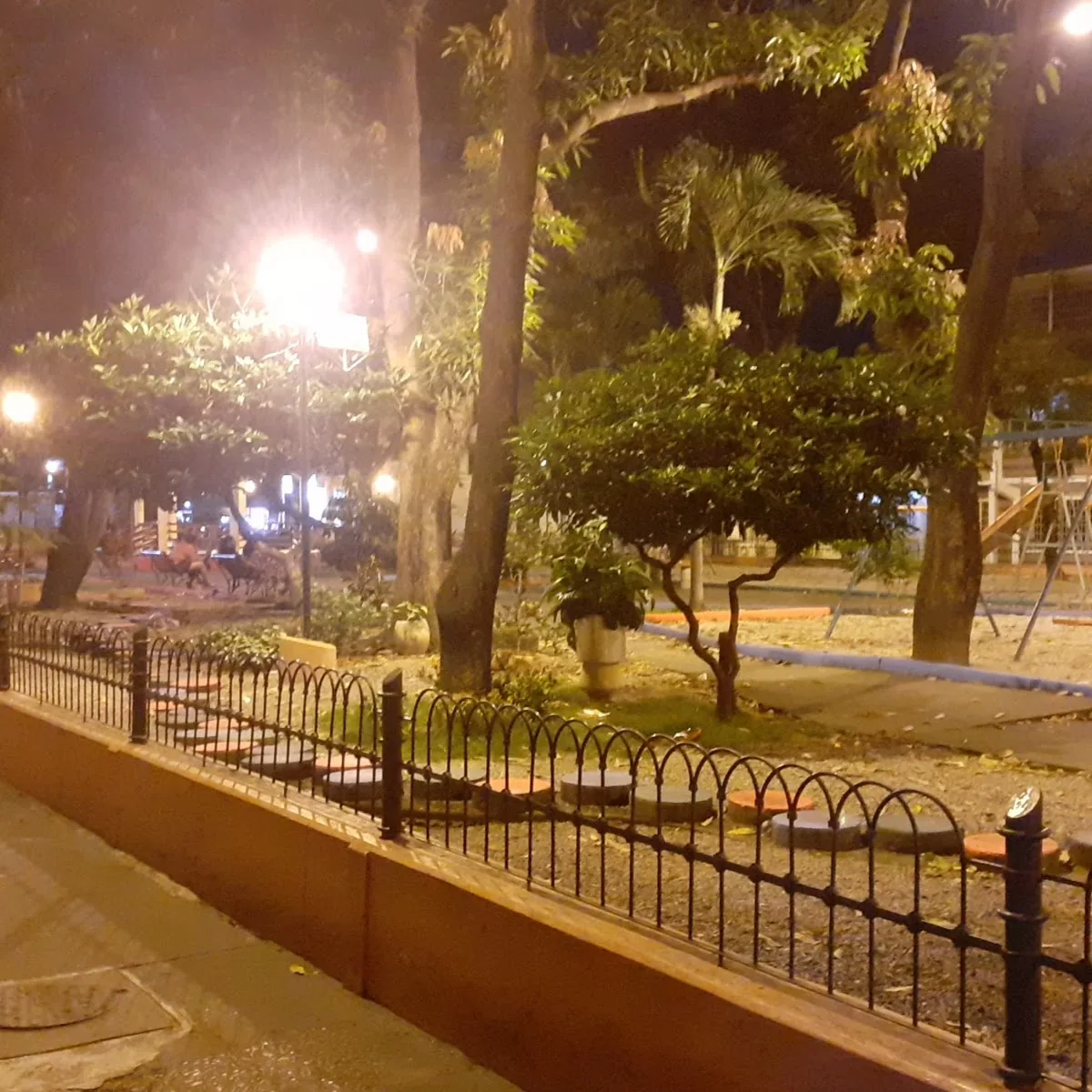 Deposito De Cerveza El Español — V496+JMX, Guayaquil 090504, Ecuador