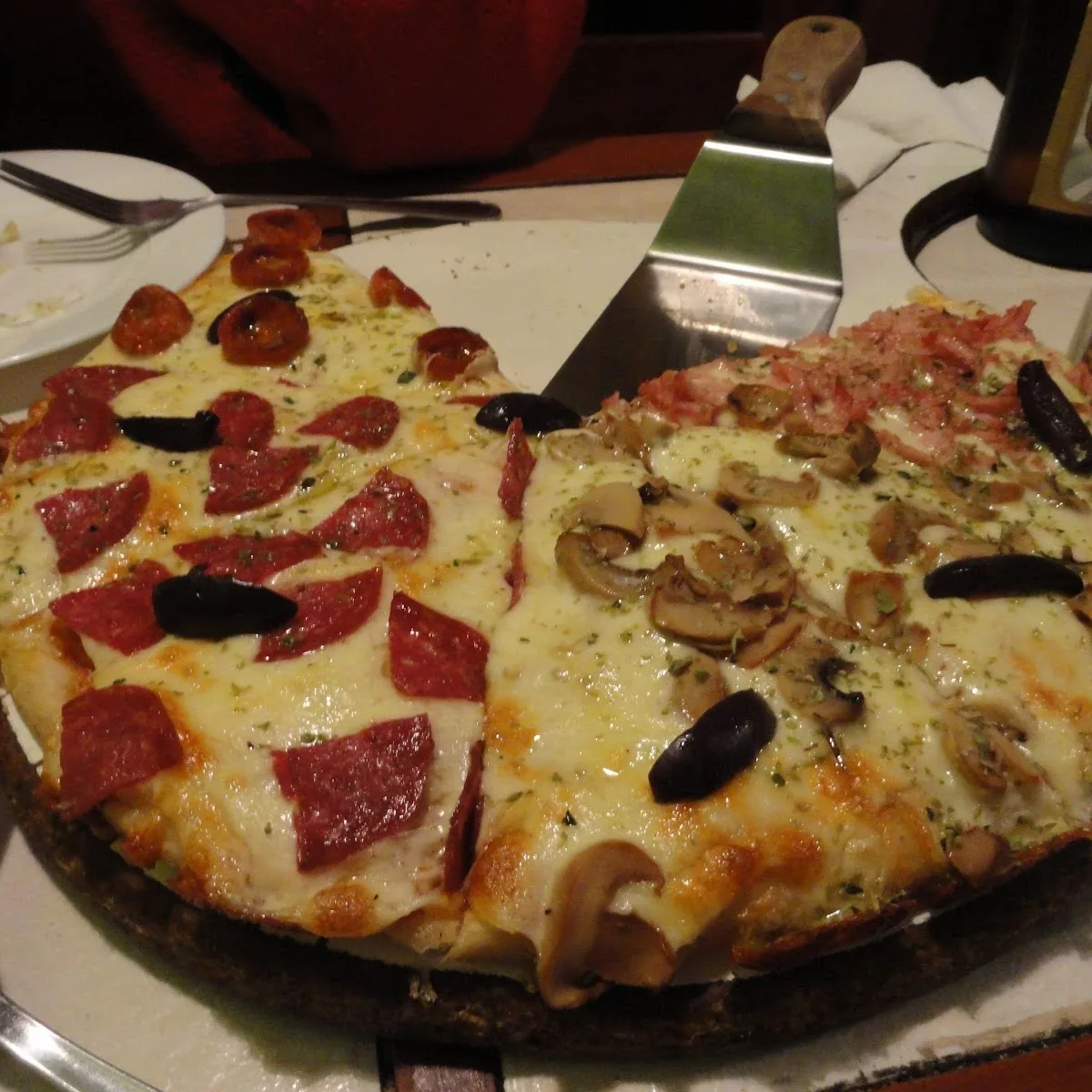 Pizzeria Bar Trattoria “Al Filo D’Oro” — Bernardo O'Higgins 964, 1101070 Iquique, Tarapacu00e1, Chile