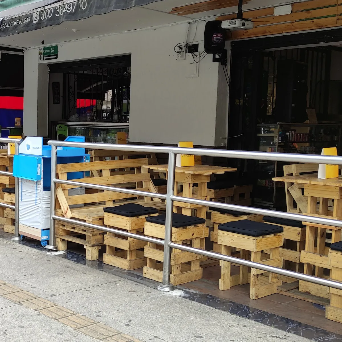 Licorera Bar Santa Maria — Carrera 52 #75a-26 Calle 76-carrera 52 esquina Santa Maru00eda Itagu00fcu00ed, Medellu00edn, Itagu00fci, Antioquia, Colombia