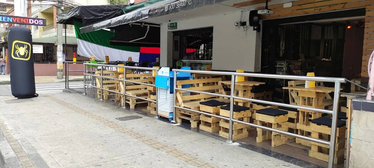 Licorera Bar Santa Maria gallery 2