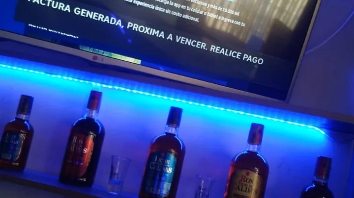 Vikingos wings sport bar gallery 3