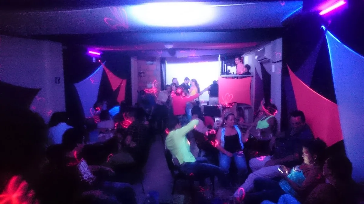 La Fraternidad Disco Bar Karaoke gallery 2