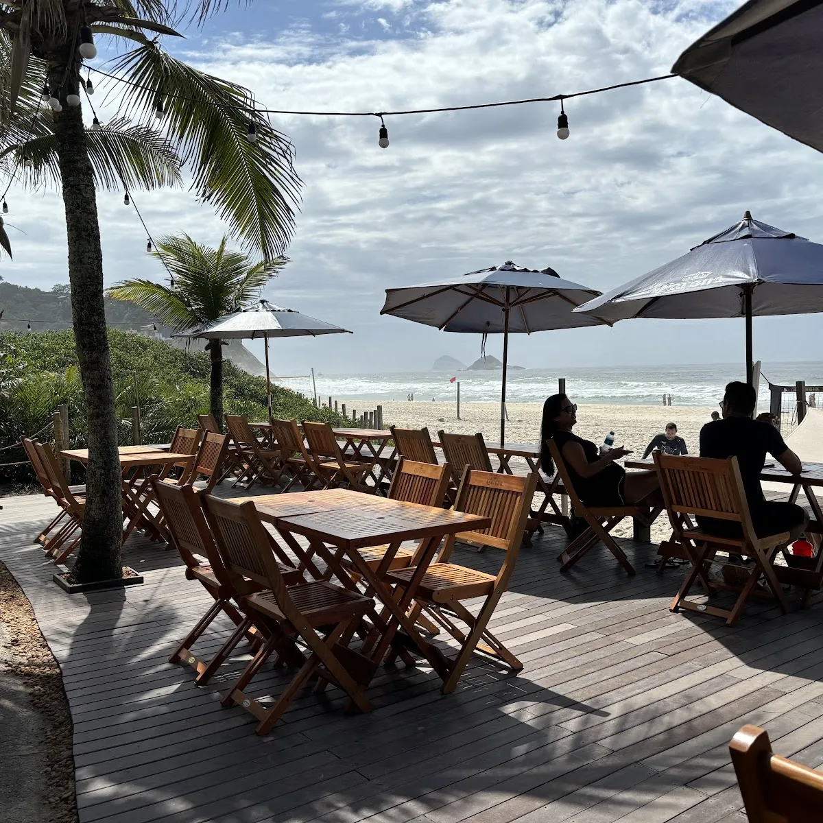 Barraca do Postinho — Em frente ao quiosque Bondai praia - Av. do Pepu00ea, 560 - Barra da Tijuca, Rio de Janeiro - RJ, 22620-171, Brazil