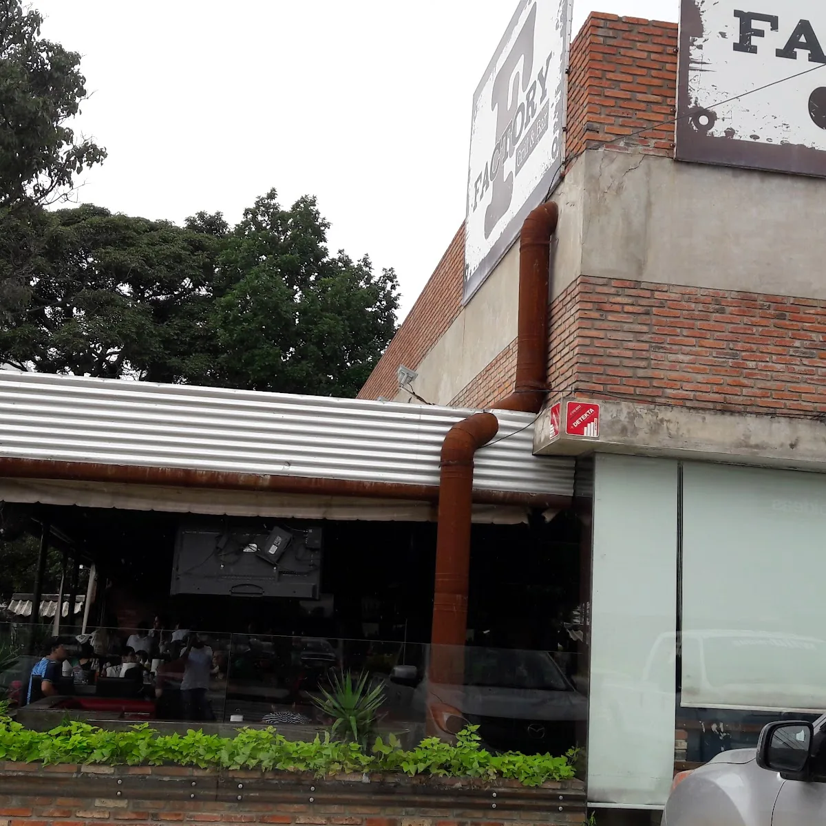 Factory Grill & Bar — Av. Velarde esquina, Santa Cruz de la Sierra, Bolivia