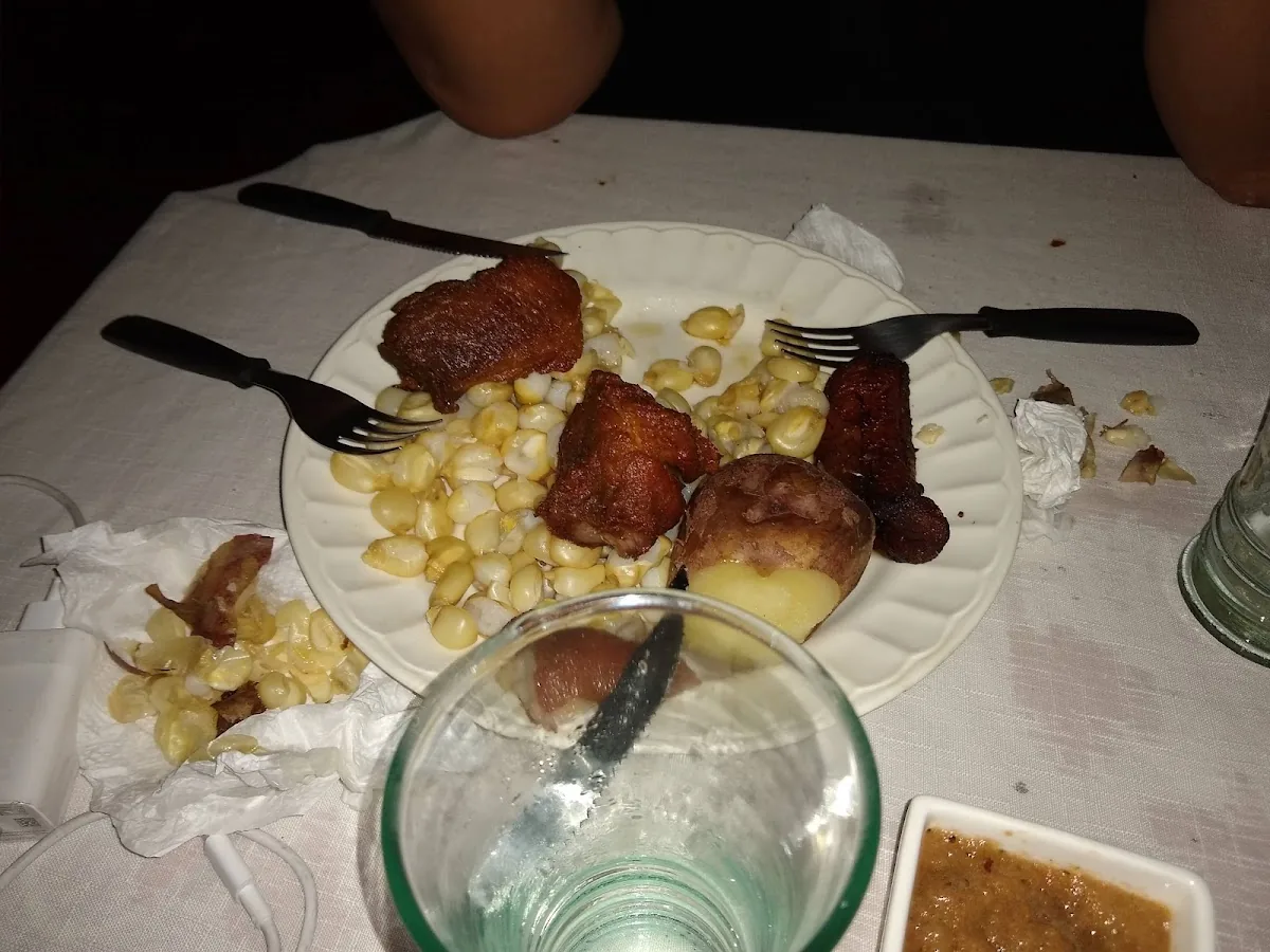 William Sports Bar gallery 3
