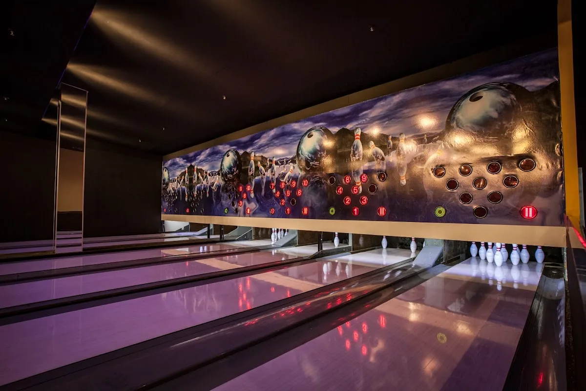 Boliche Sports Bar gallery 2