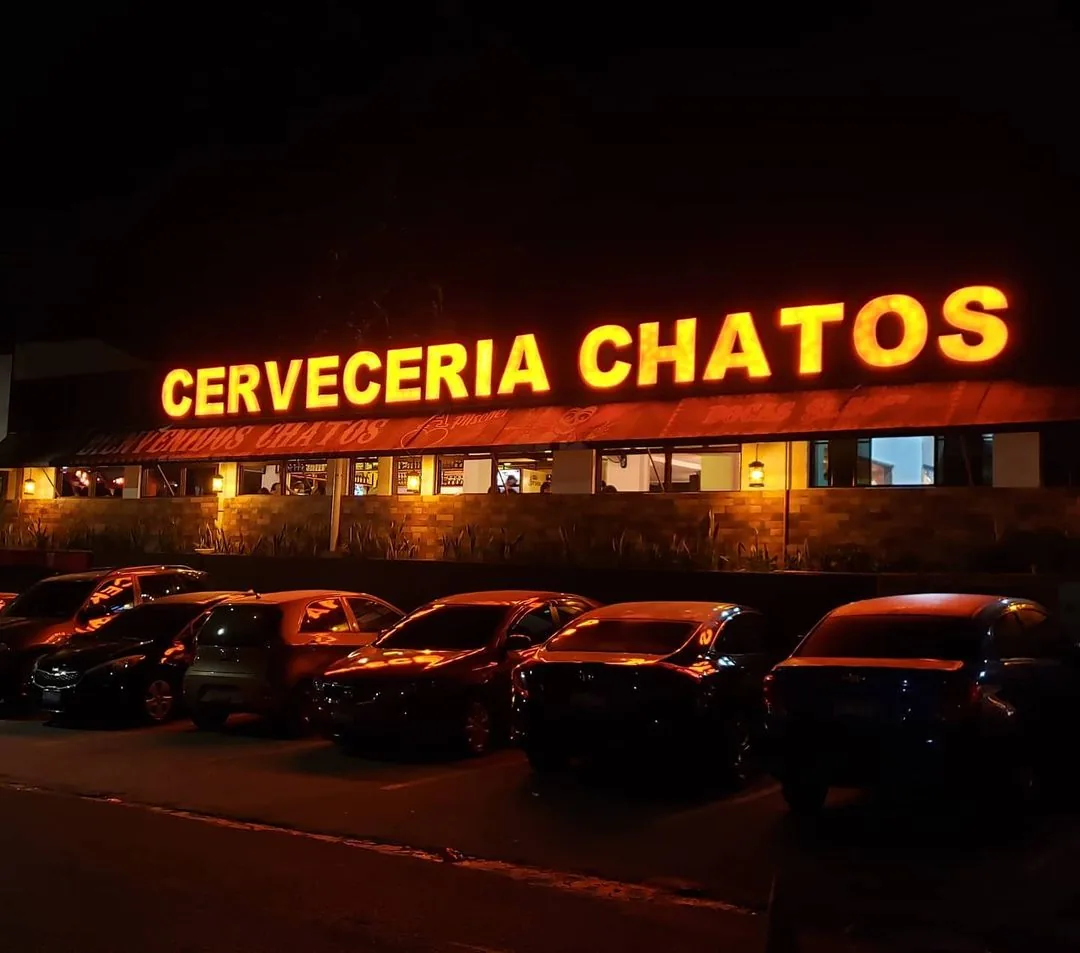 Chardus Sport Bar — Frente al Club Tecleu00f1o, 5 Calle Ote., Santa Tecla CP 1501, El Salvador