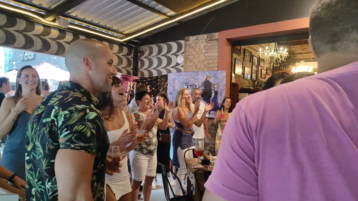 Coisa Linda Music Pub gallery 3