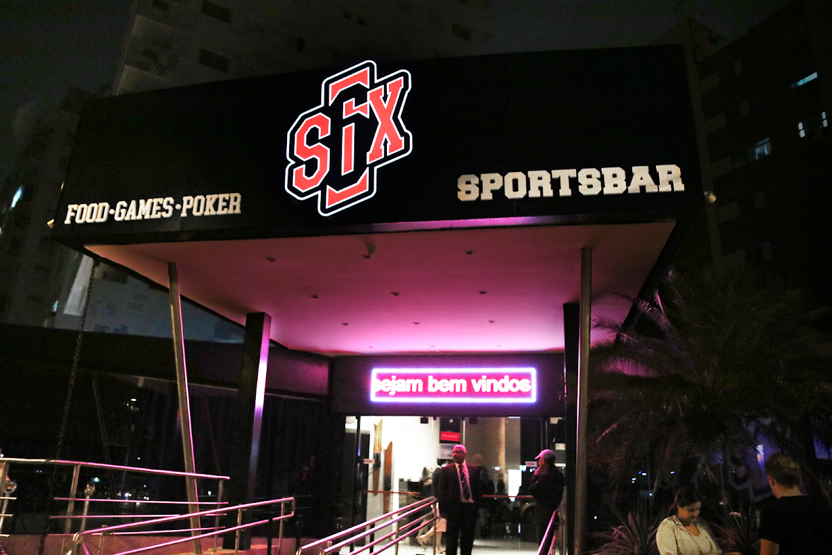 Six Sports Bar gallery 2