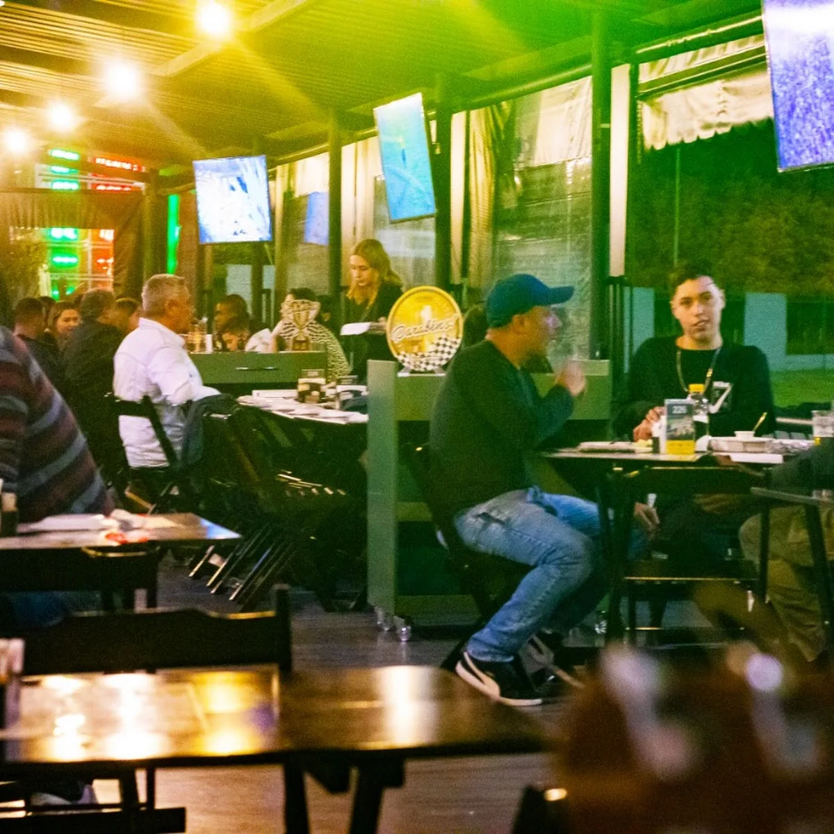 Vitória Sport Bar — Av. Min. Salgado Filho, 425 - Aero Clube, Volta Redonda - RJ, 27283-130, Brazil