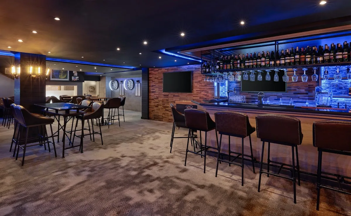 Scores sport bar and restaurant gallery 2