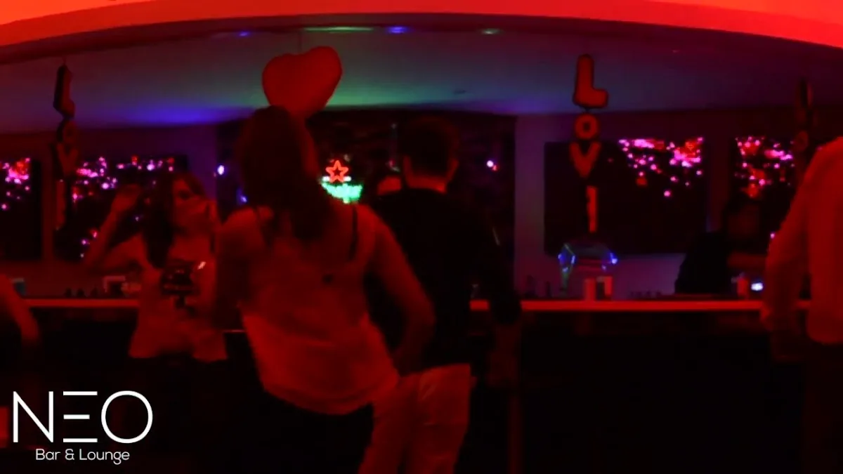 NEO Lounge Alexandria gallery 3