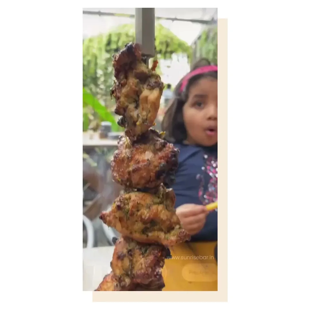 Sunrise Bar and Lounge gallery 3