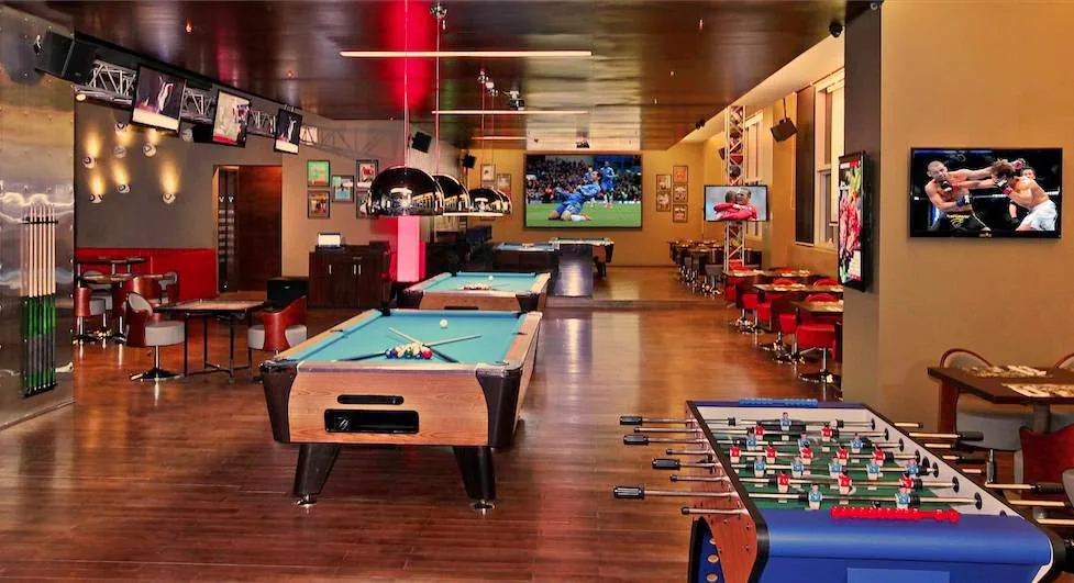 Underdoggs Sports Bar & Grill gallery 2