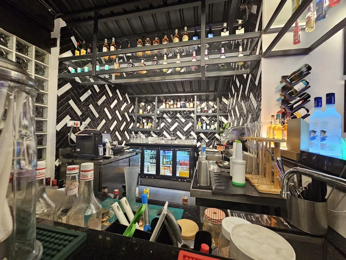 Googly Sports Bar – Infinitea Centric Dharamshala gallery 3