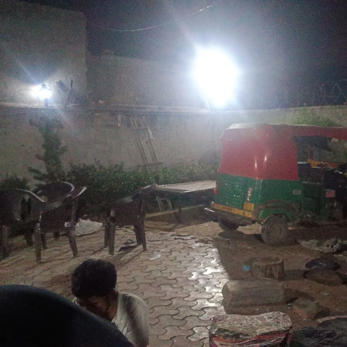 CHIRAURI KHARKHARI ROAD — Q8HM+33V, Kharkhari Rd, Chirodi, Chirauri, Uttar Pradesh 201102, India