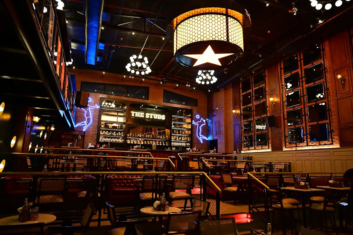 The Studs Sports Bar & Grill gallery 2