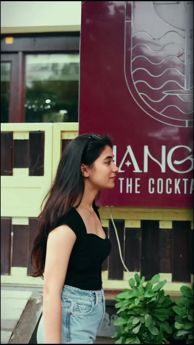 Hangout The Cocktail Room gallery 3