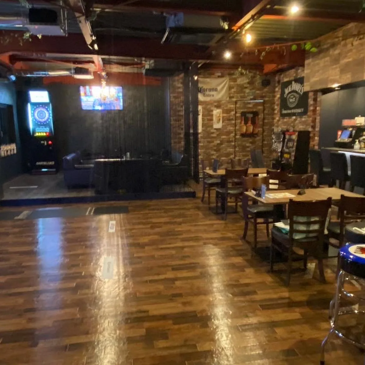 Amusement Bar Emirates — Japan, u3012264-0026 Chiba, Wakaba Ward, Nishitsuga, 3 Chomeu22125u221218 CI-6 u30d3u30eb 2F