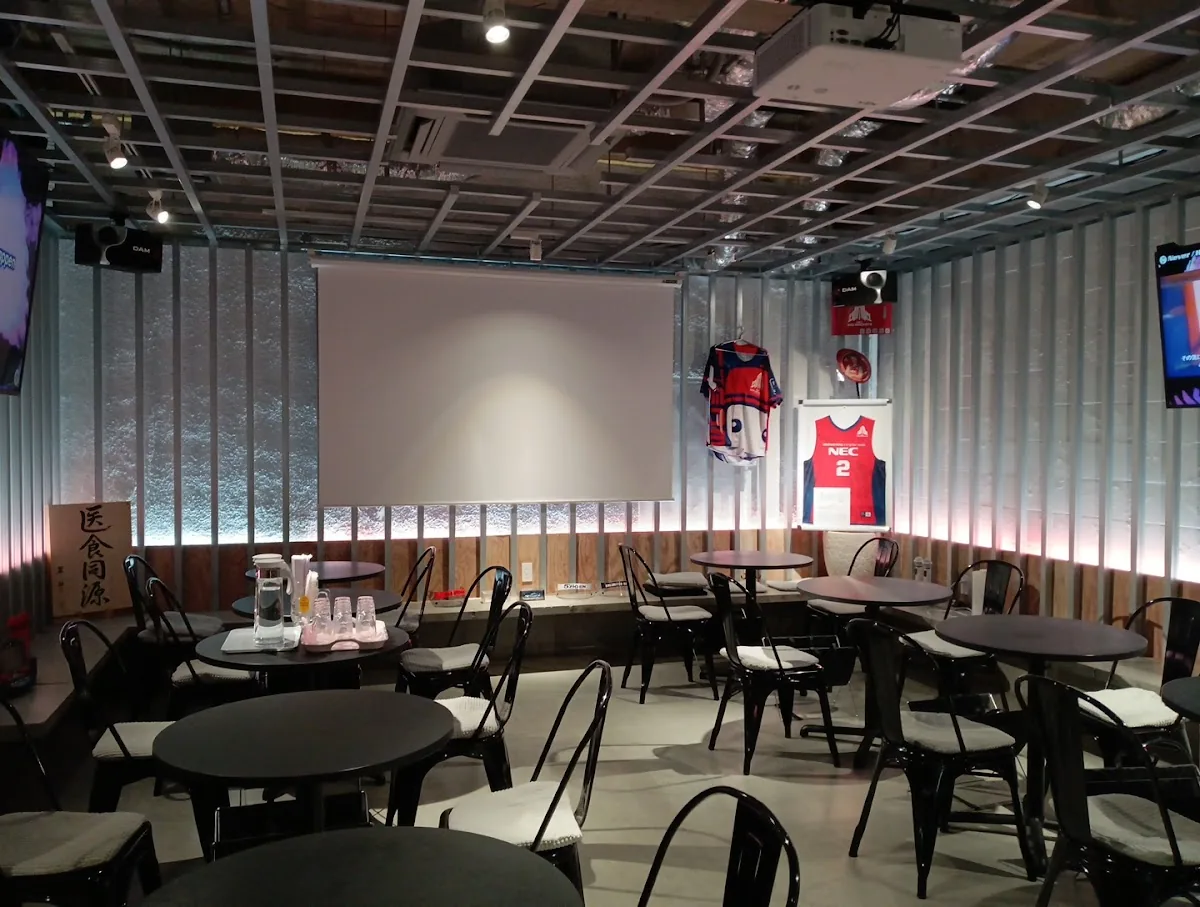Sports bar & Itarian bar F.B gallery 3