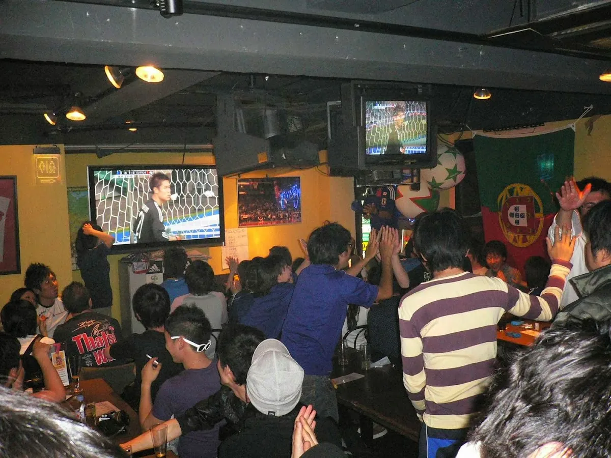 スポーツバー DFence gallery 2