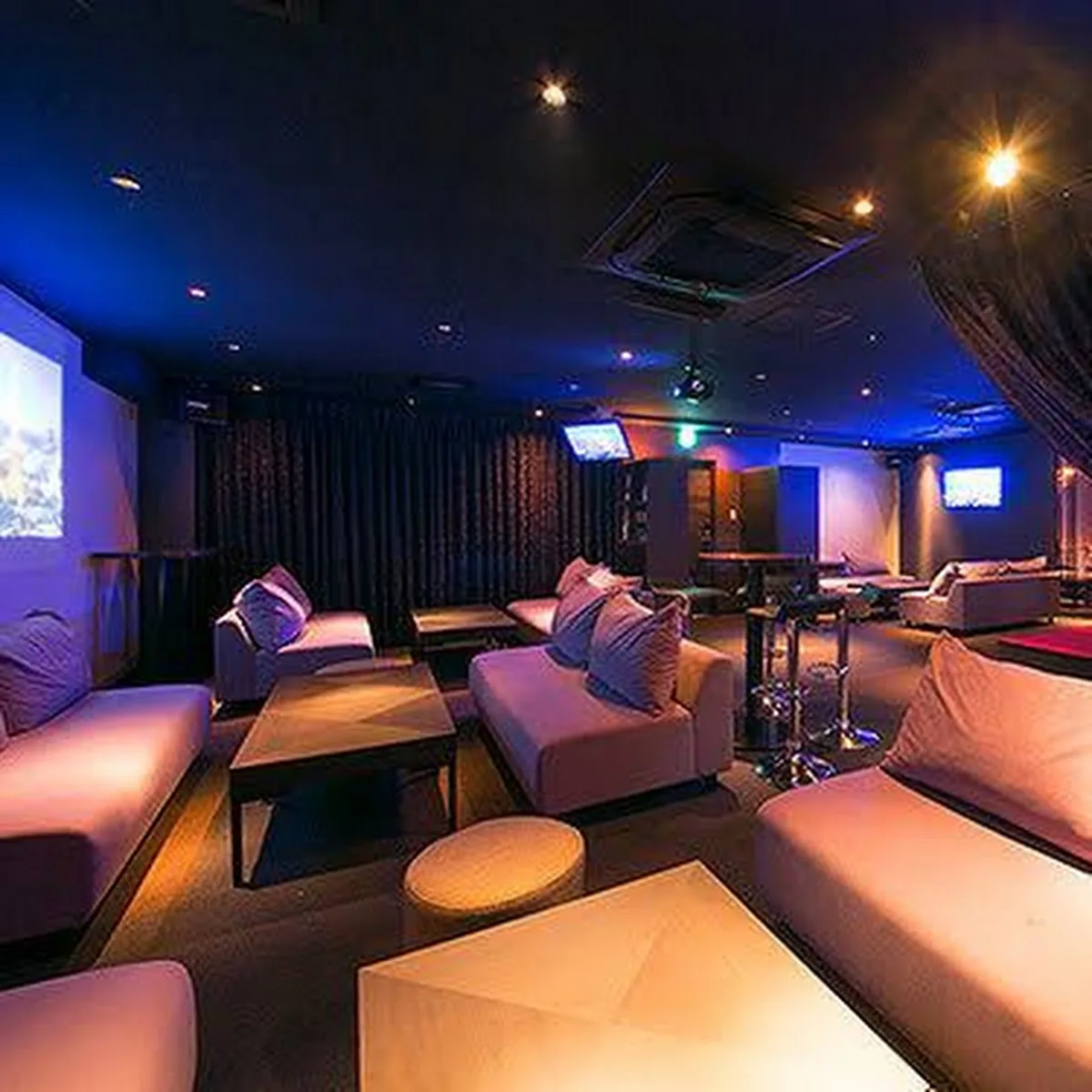 CARAT by（カラットバイ） — Japan, u3012530-0002 Osaka, Kita Ward, Sonezakishinchi, 1 Chomeu22129u22123 u30cbu30e5u30fcu83efu30d3u30eb 2F