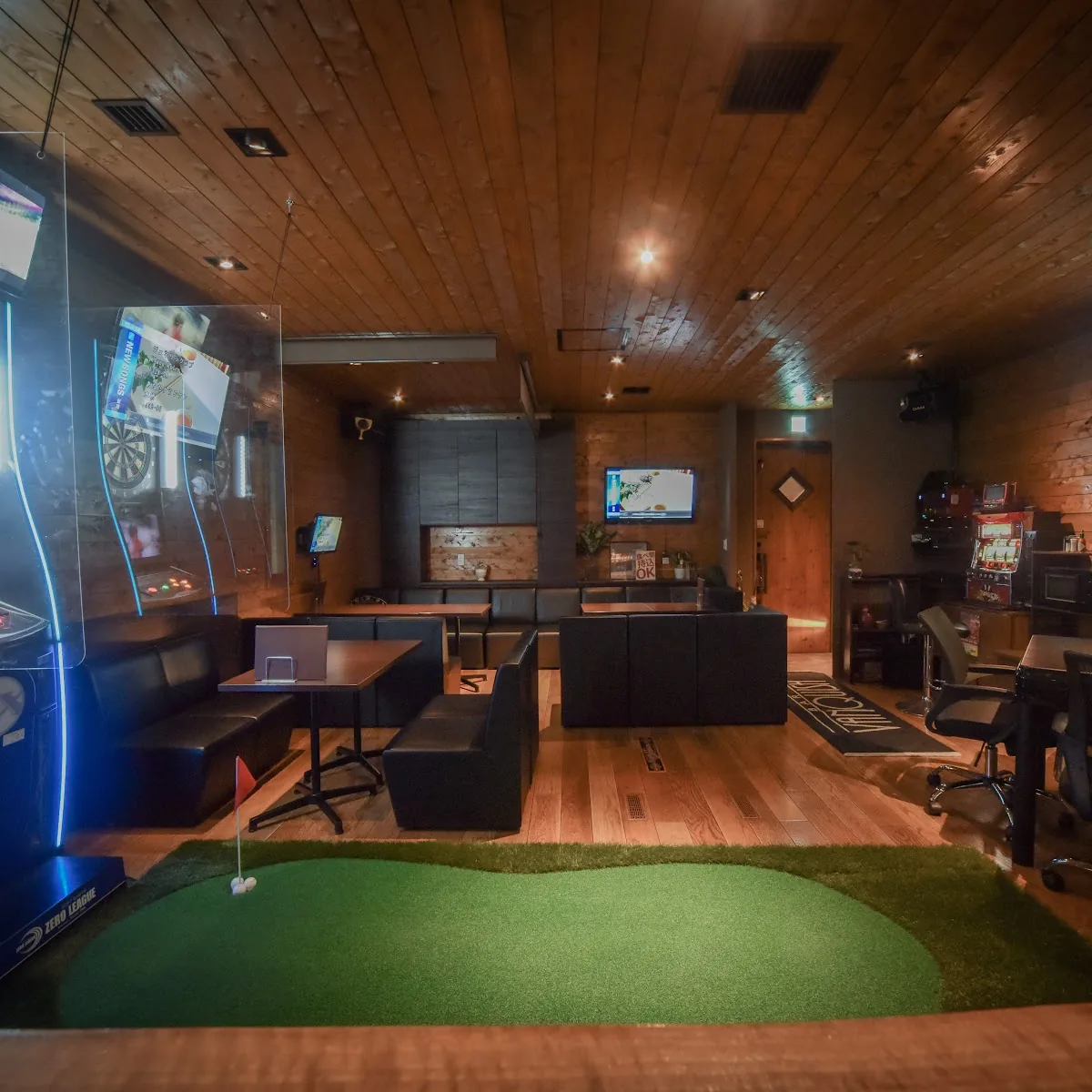 BAR VANQUISH (ヴァンキッシュ・バンキッシュ) — Japan, u3012377-0008 Gunma, Shibukawa, 1815-48 2F