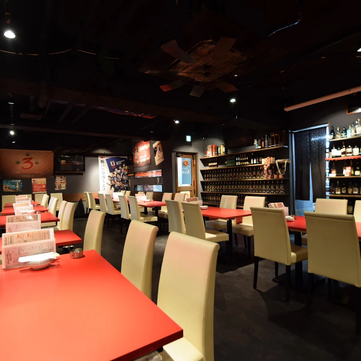 ANIMO（アニモ） ビストロ＆バー — Japan, u3012564-0053 Osaka, Suita, Enokicho, 1u22121 u30edu30a4u30e4u30ebu6c5fu5742 uff12F