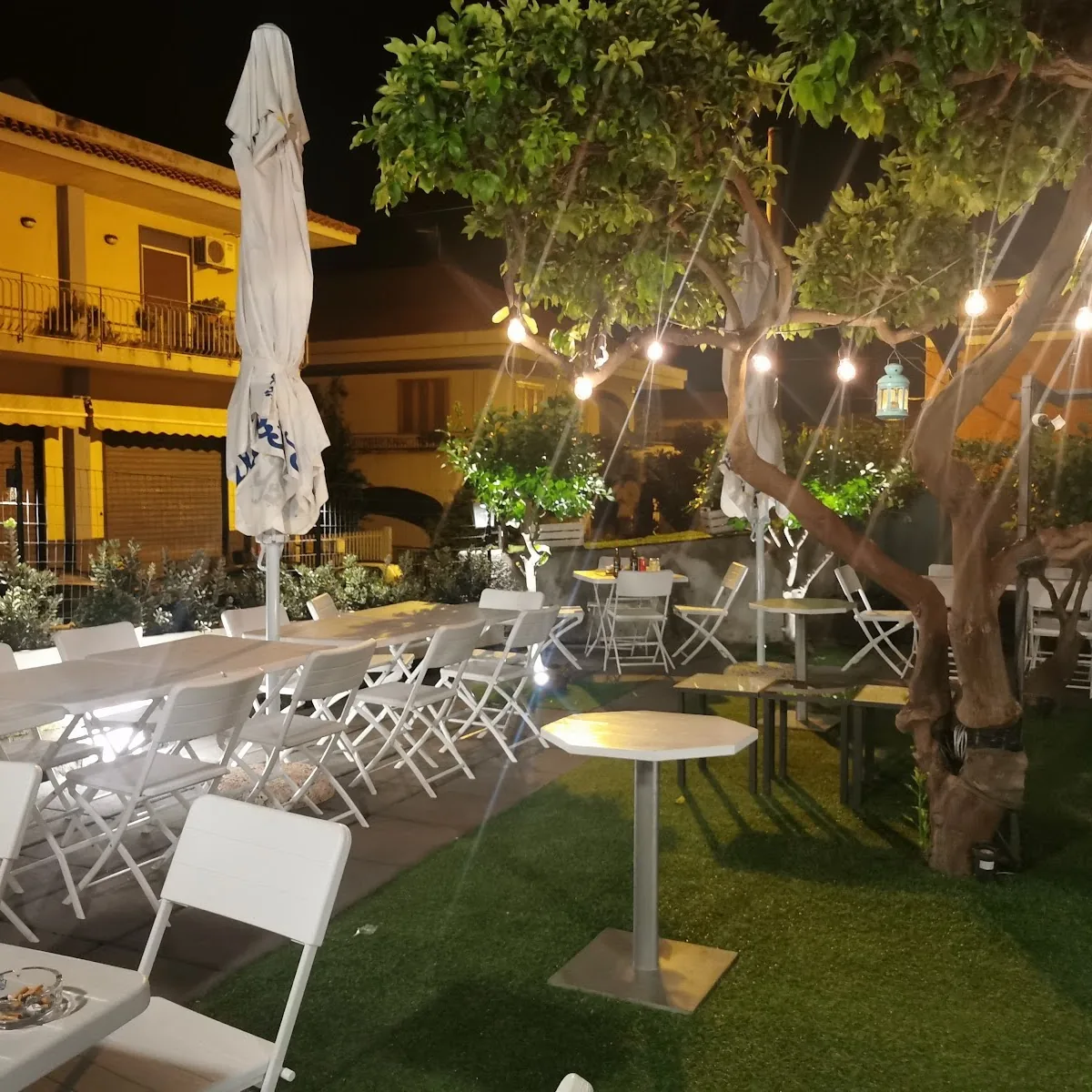 Le Mattonelle Live — Via Provinciale per Riposto, 169, 95024 Acireale CT, Italy