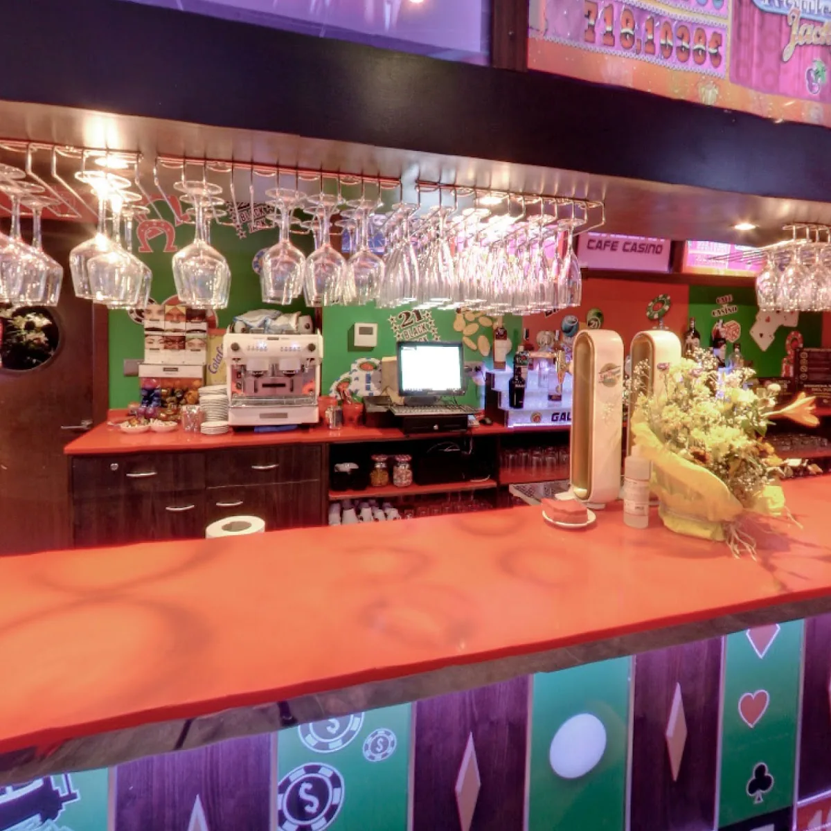 Galera salons de joc El Palamó — C/ del Mu00fasic Josu00e9 Torregrosa, 24, 03112 Alacant, Alicante, Spain