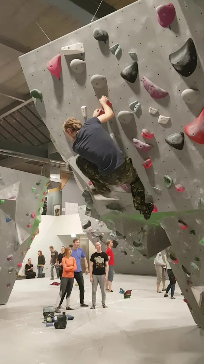 Kei Boulderhal Wagenwerkplaats gallery 3